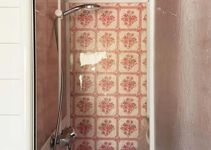 4 Person In Svelgen-by Traum